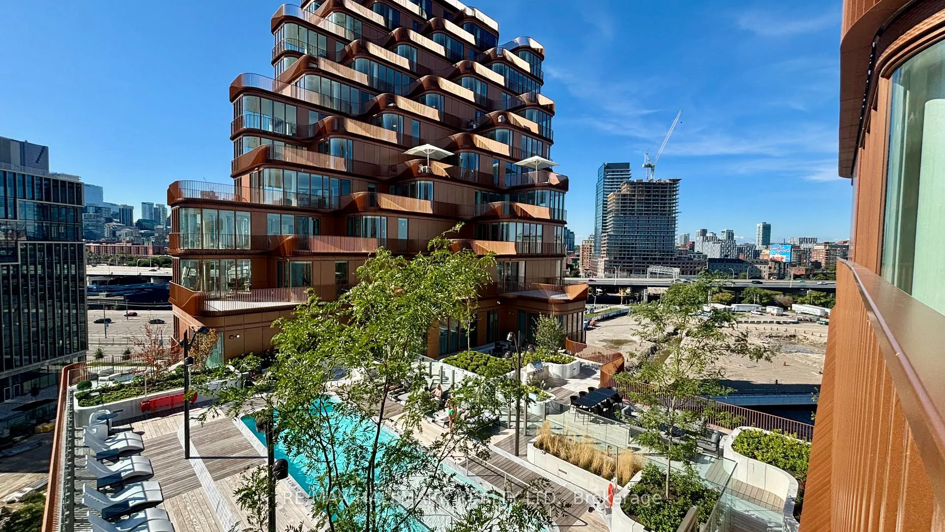 Photo 1 of Unit 907, 155 Merchants' Wharf, Toronto, Waterfront Communities — HOMEH