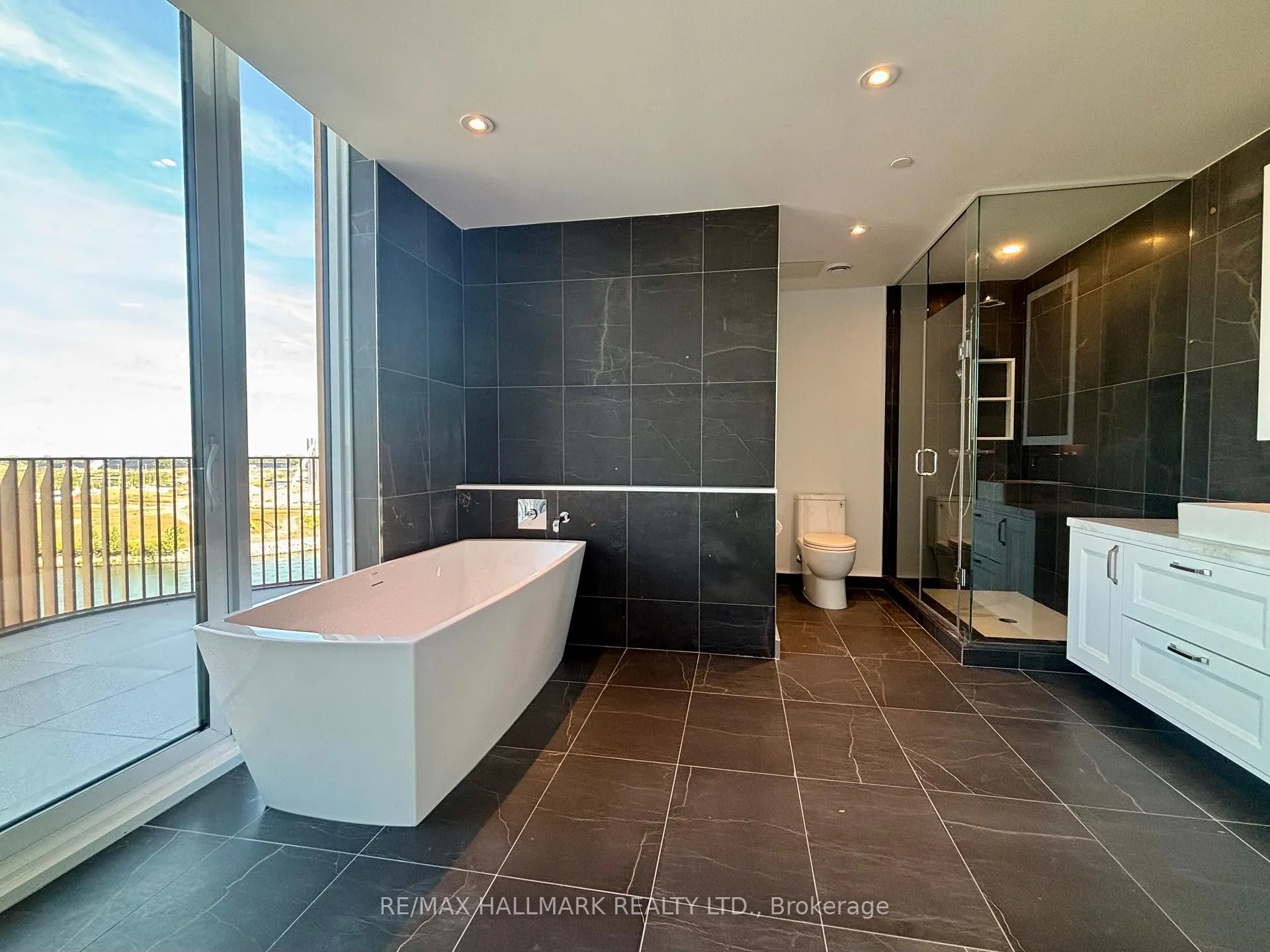 Photo 18 of Unit 907, 155 Merchants' Wharf, Toronto, Waterfront Communities — HOMEH
