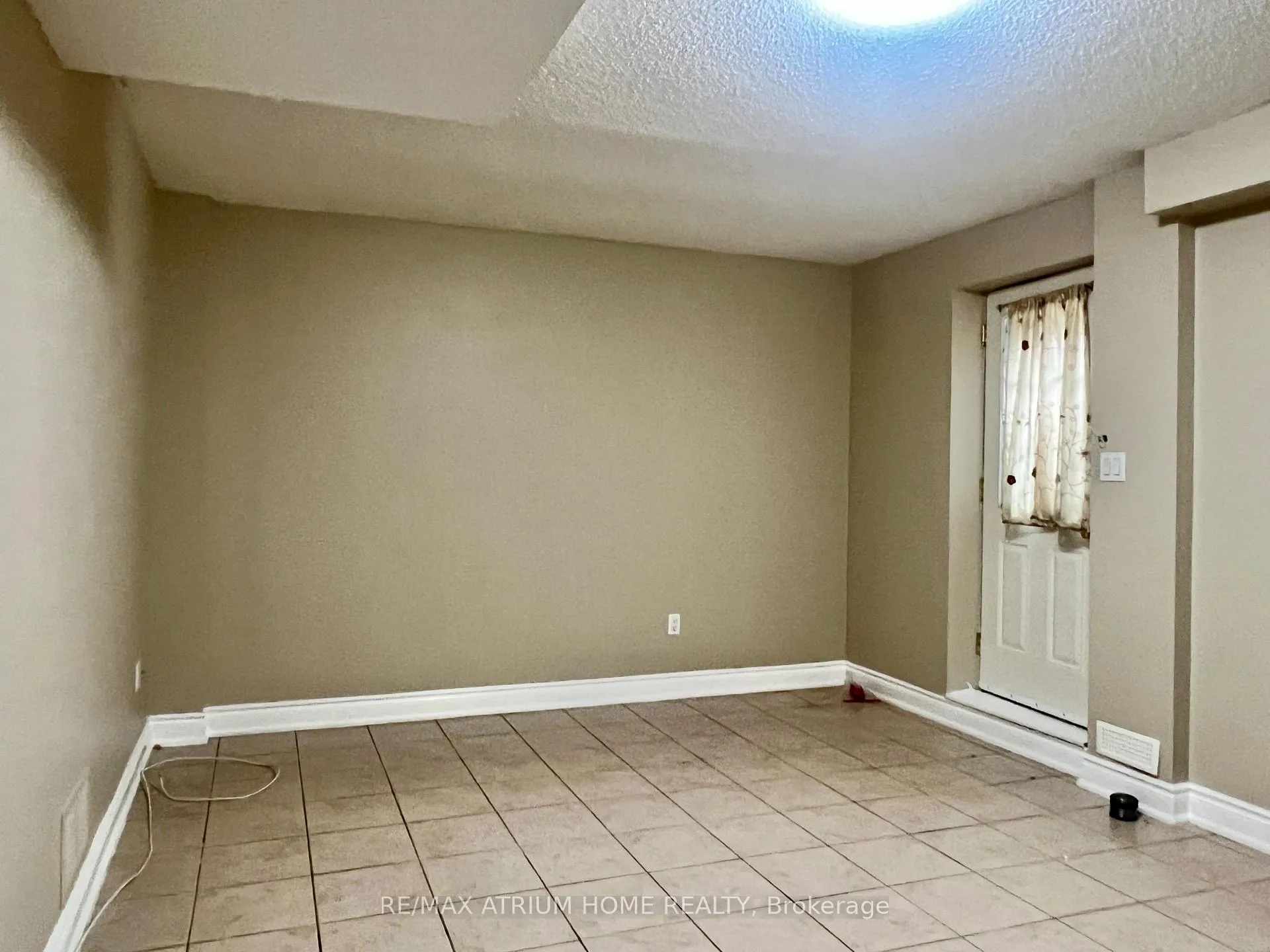 Photo 3 of Unit Bsmt, 14 Chimenti Crescent, Markham, Unionville — HOMEH