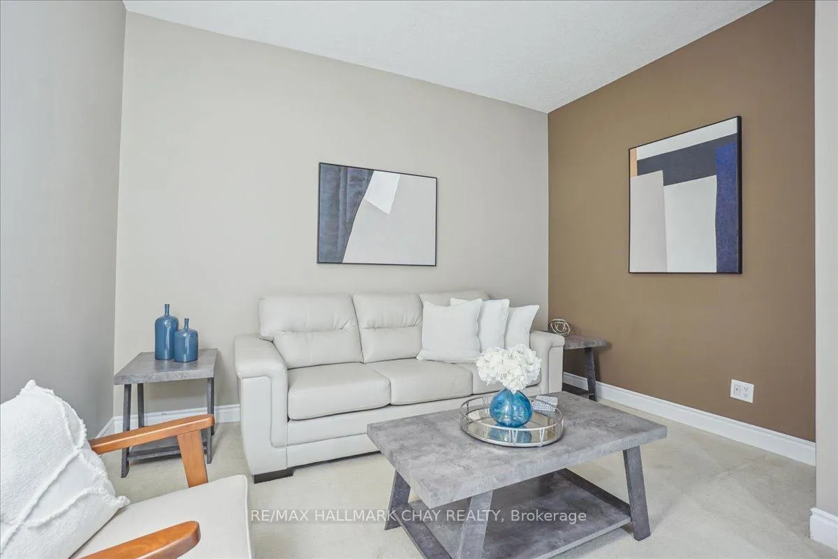 Photo 9 of Unit 703, 33 Ellen Street, Barrie, Lakeshore — HOMEH