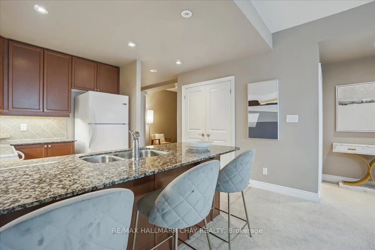 Photo 17 of Unit 703, 33 Ellen Street, Barrie, Lakeshore — HOMEH