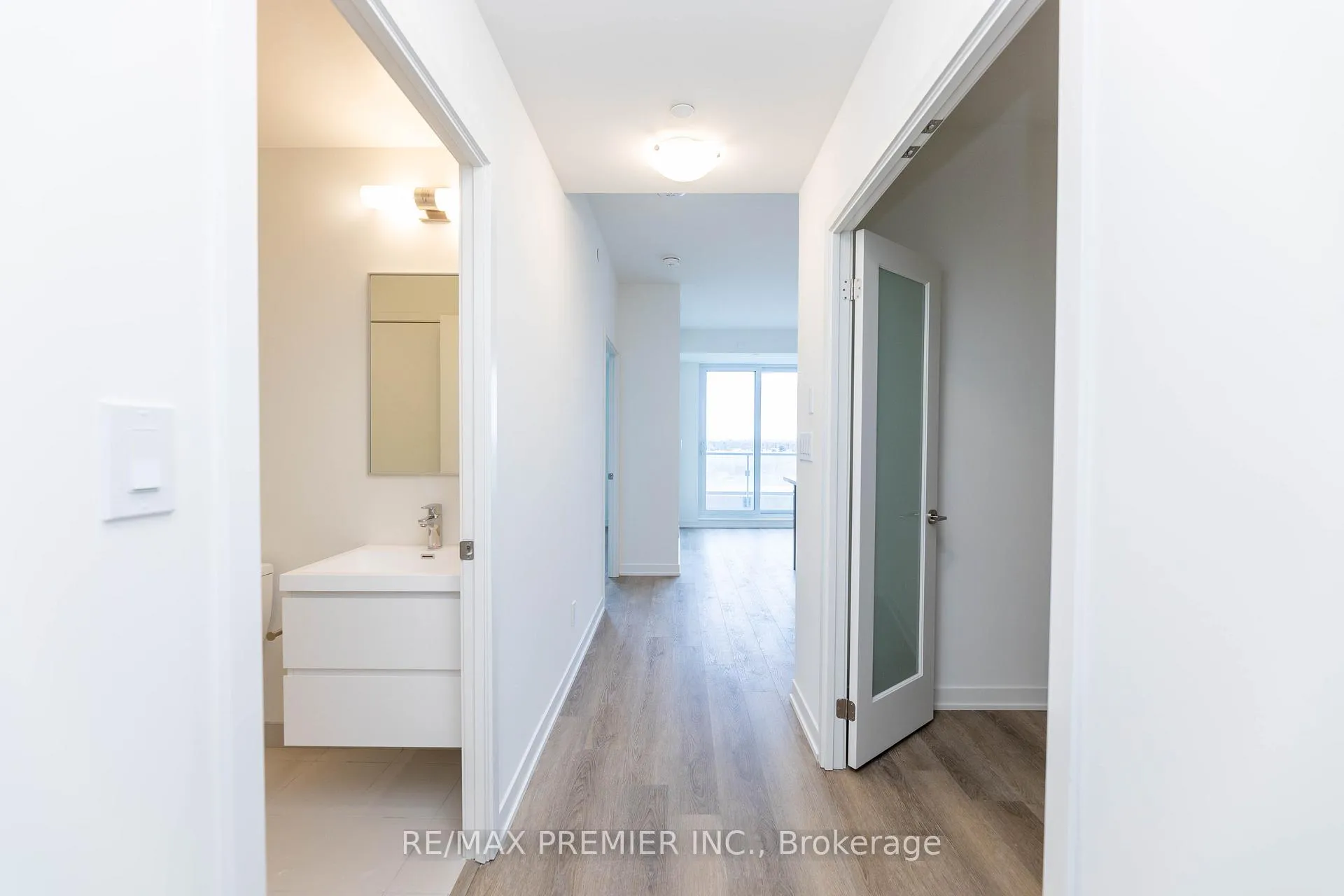 Photo 3 of Unit 708, 292 Verdale Crossing, Markham, Unionville — HOMEH