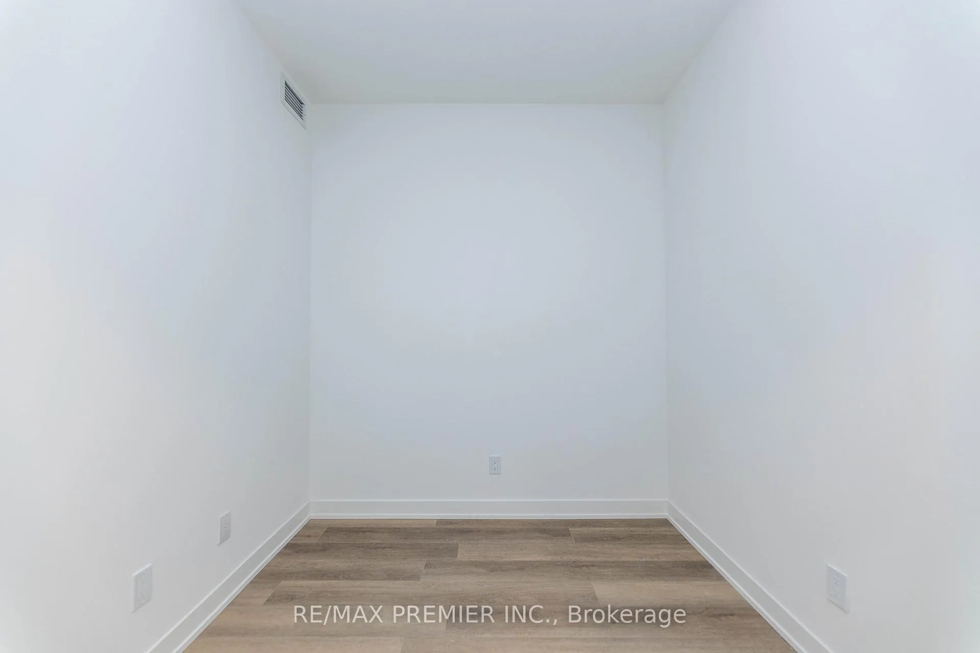 Photo 4 of Unit 708, 292 Verdale Crossing, Markham, Unionville — HOMEH