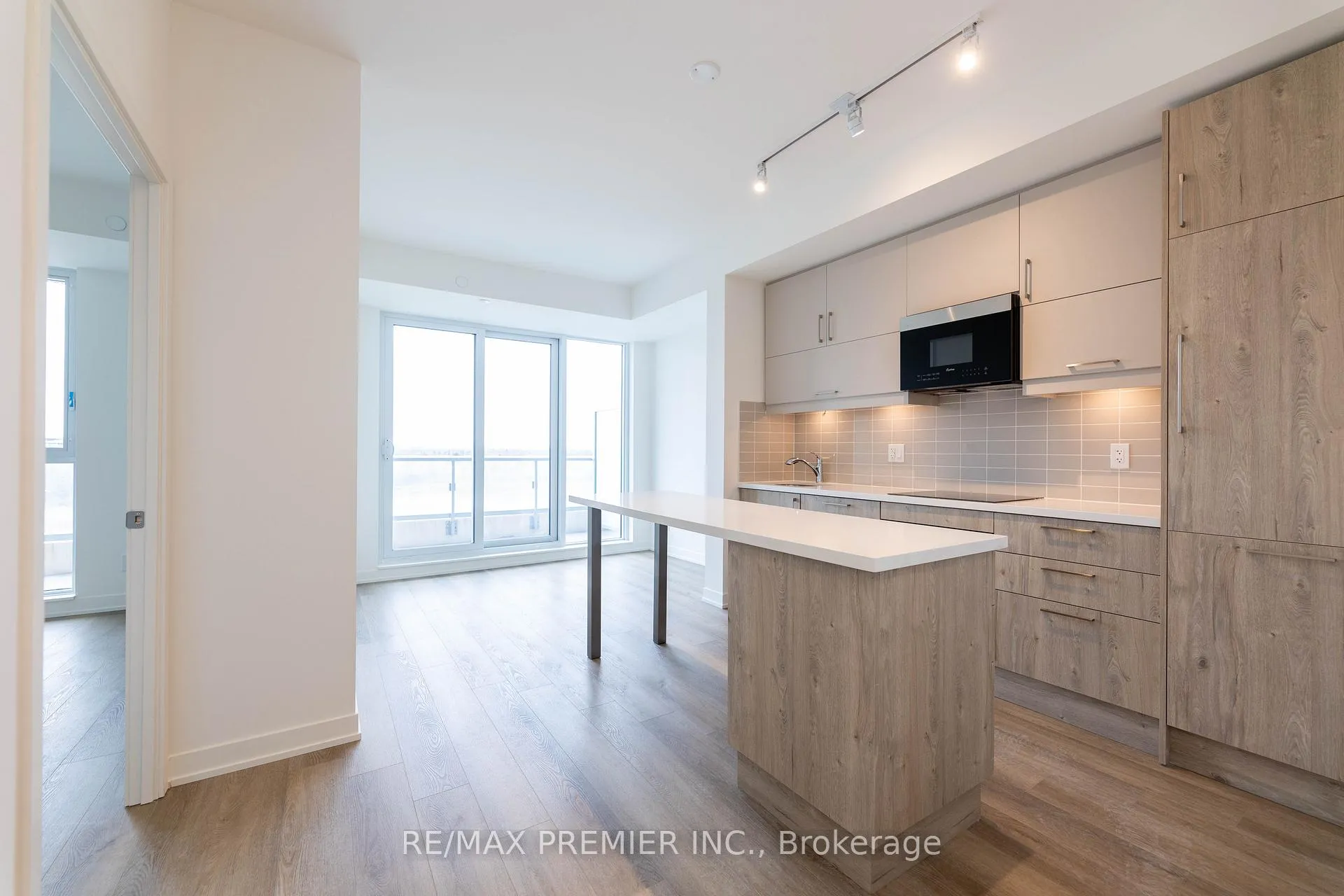 Photo 8 of Unit 708, 292 Verdale Crossing, Markham, Unionville — HOMEH