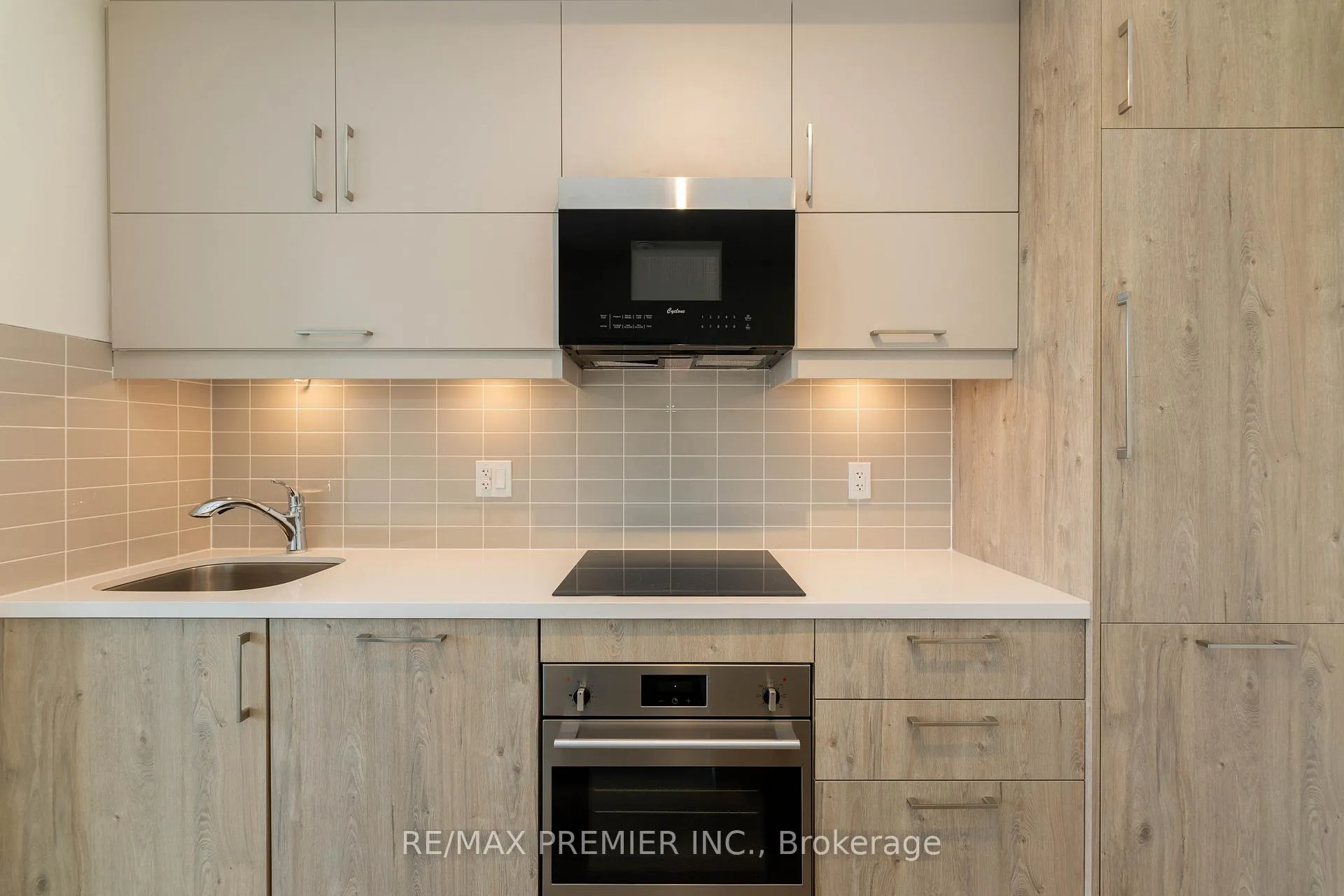 Photo 10 of Unit 708, 292 Verdale Crossing, Markham, Unionville — HOMEH