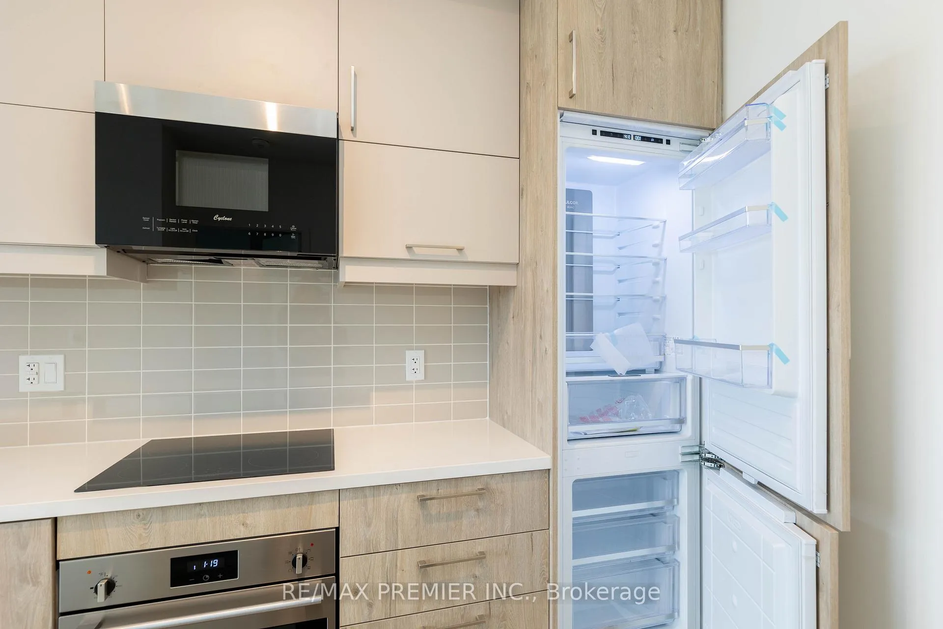 Photo 25 of Unit 708, 292 Verdale Crossing, Markham, Unionville — HOMEH