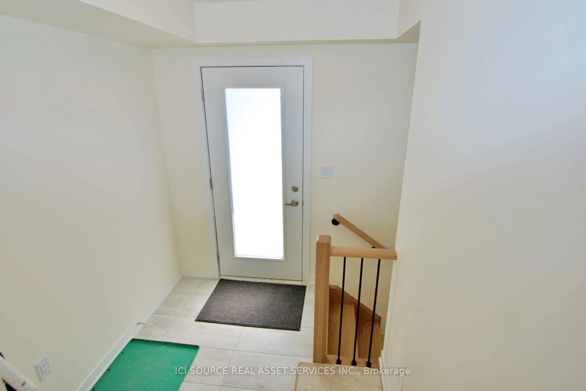 Photo 2 of Unit 702, 1695 Dersan Street, Pickering, Duffin Heights — HOMEH