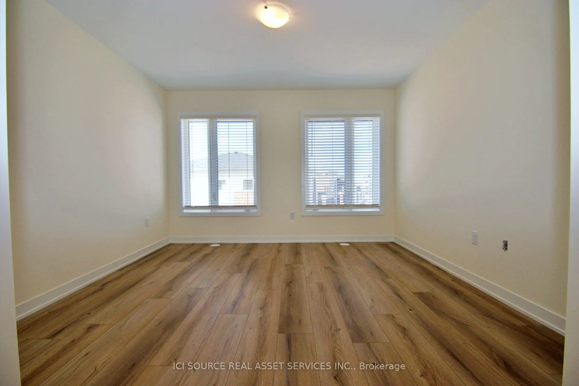 Photo 10 of Unit 702, 1695 Dersan Street, Pickering, Duffin Heights — HOMEH
