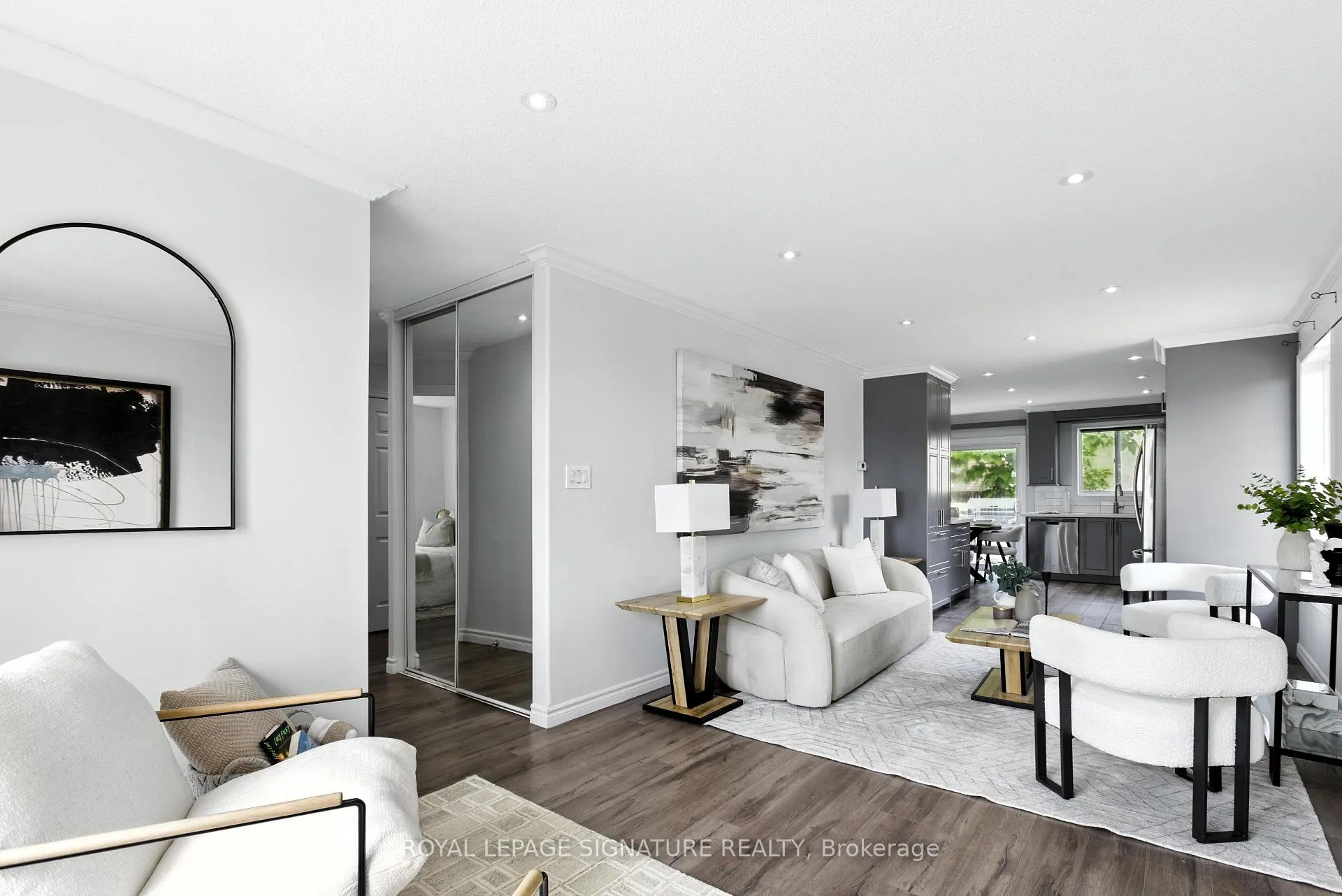 Photo 5 of Unit Main, 20 Pacific Avenue, Barrie, Little Lake — HOMEH