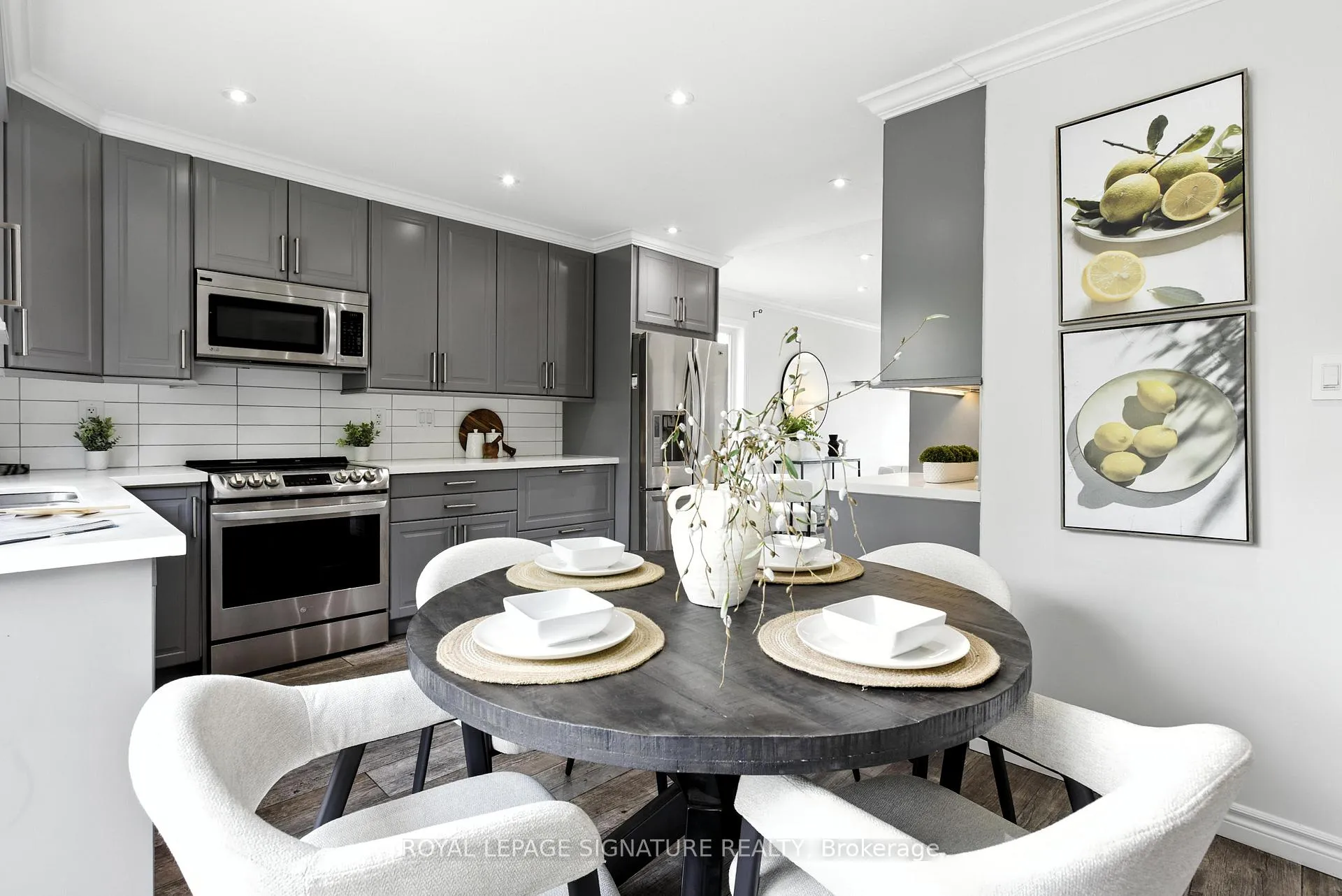 Photo 10 of Unit Main, 20 Pacific Avenue, Barrie, Little Lake — HOMEH