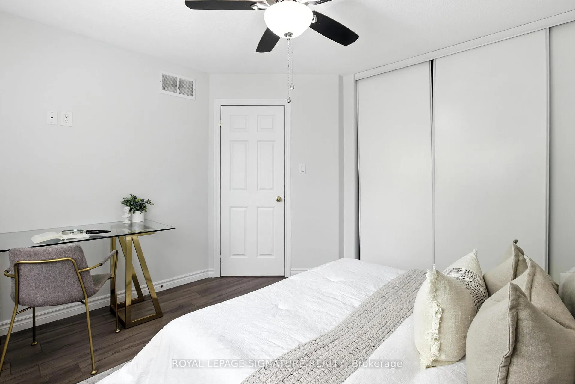 Photo 13 of Unit Main, 20 Pacific Avenue, Barrie, Little Lake — HOMEH