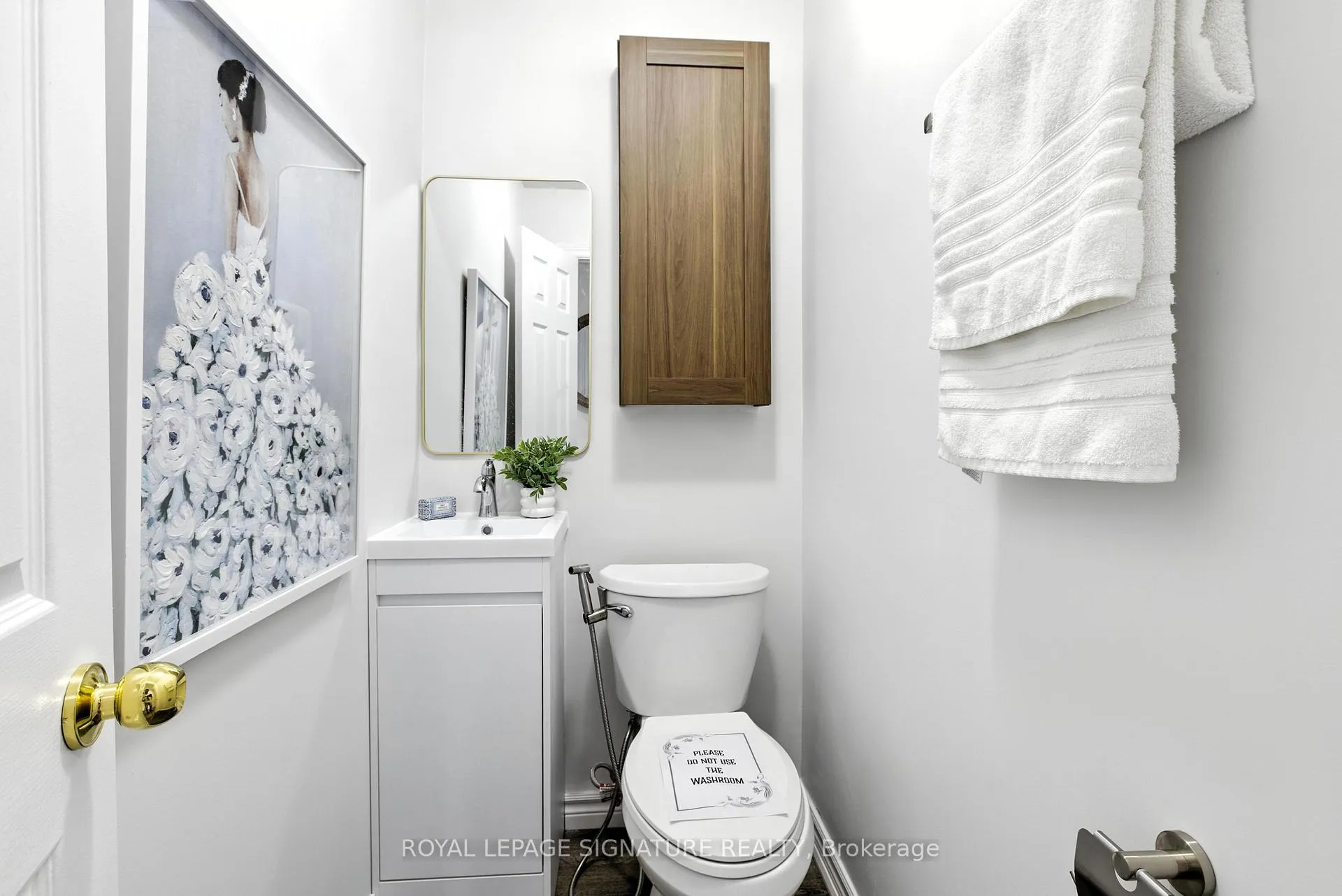 Photo 20 of Unit Main, 20 Pacific Avenue, Barrie, Little Lake — HOMEH
