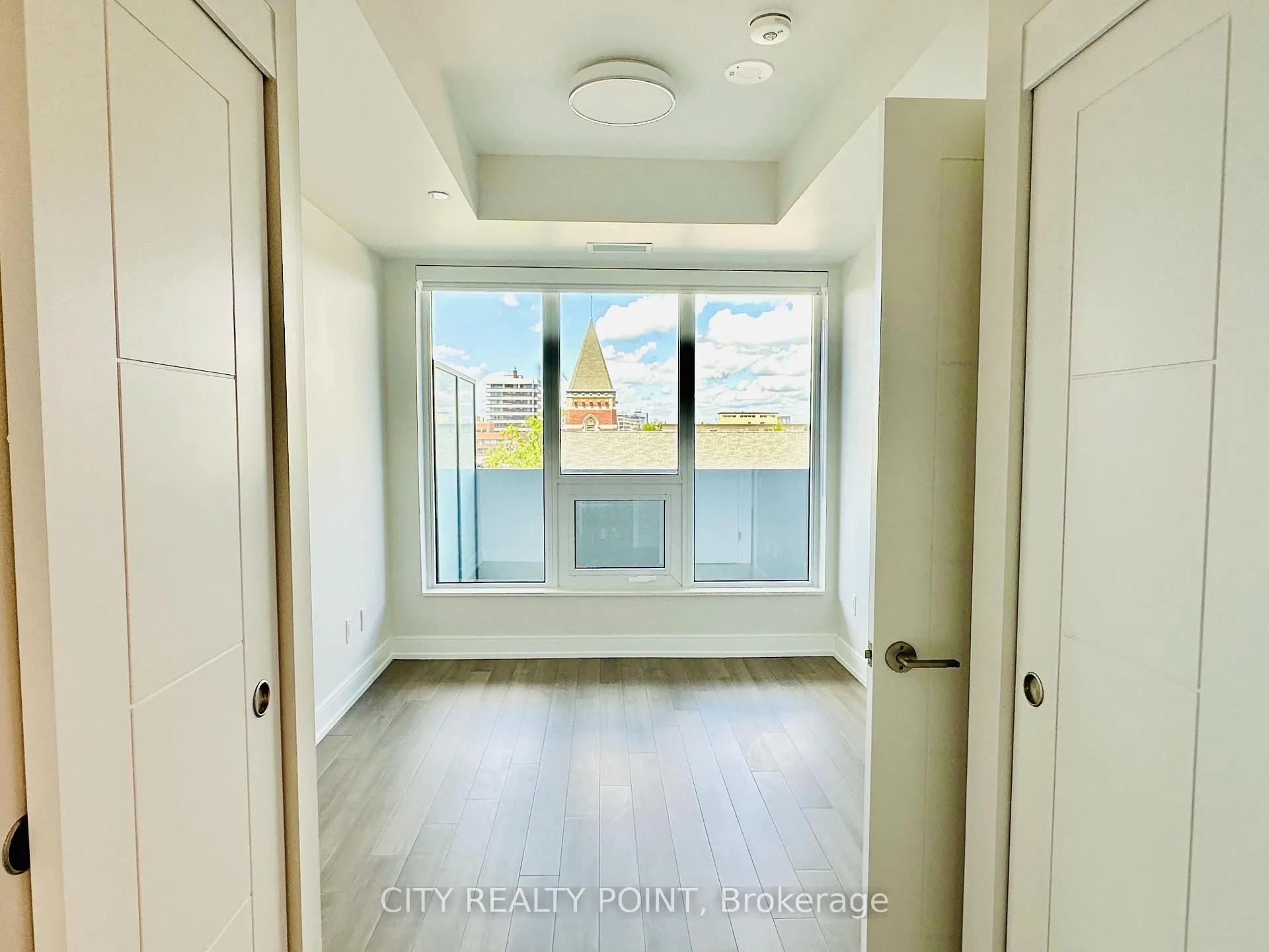 Front of Unit 1011, 2525 Bathurst Street