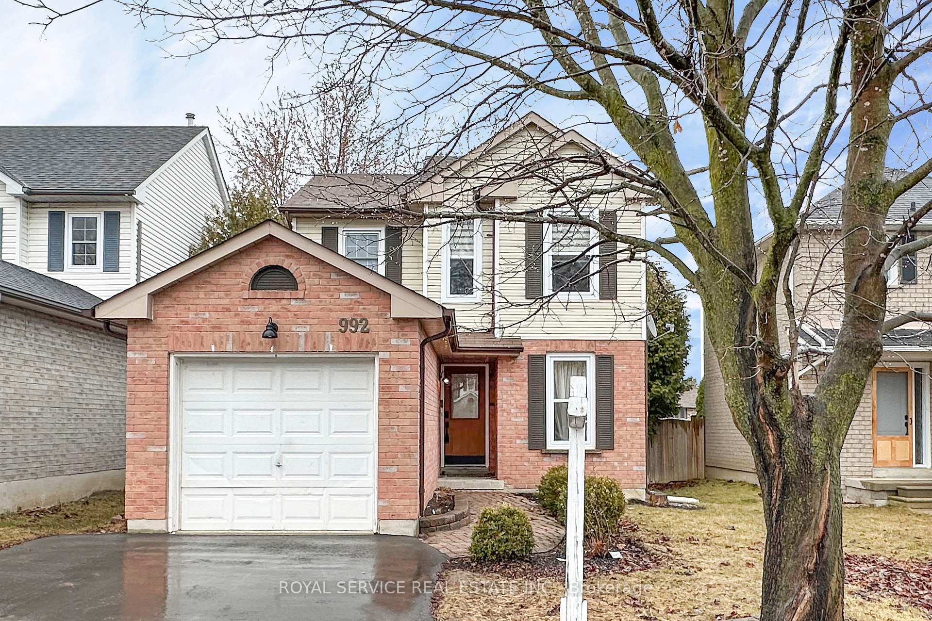 Photo 1 of 992 Fraser Court, Cobourg — HOMEH