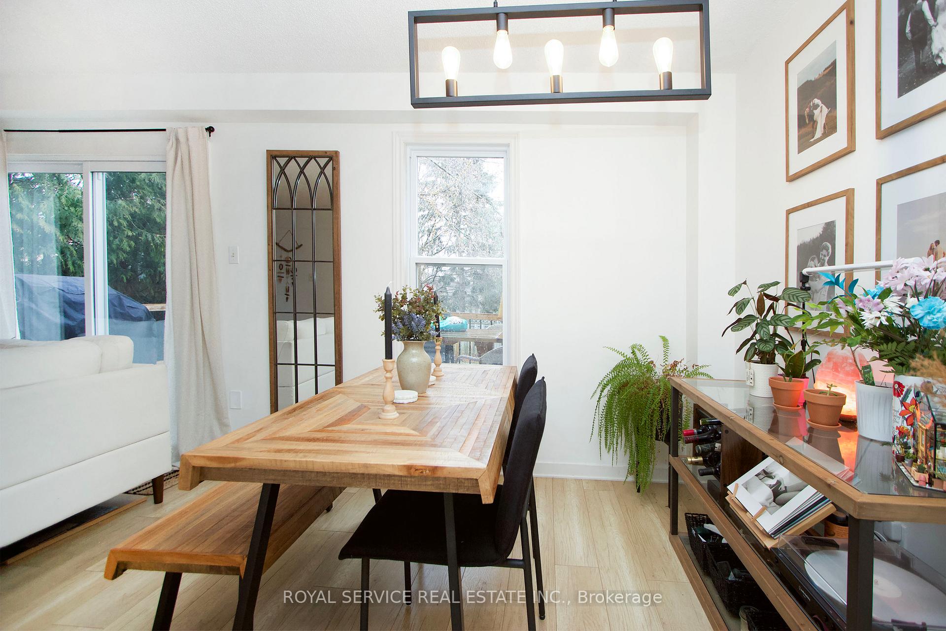 Photo 7 of 992 Fraser Court, Cobourg — HOMEH