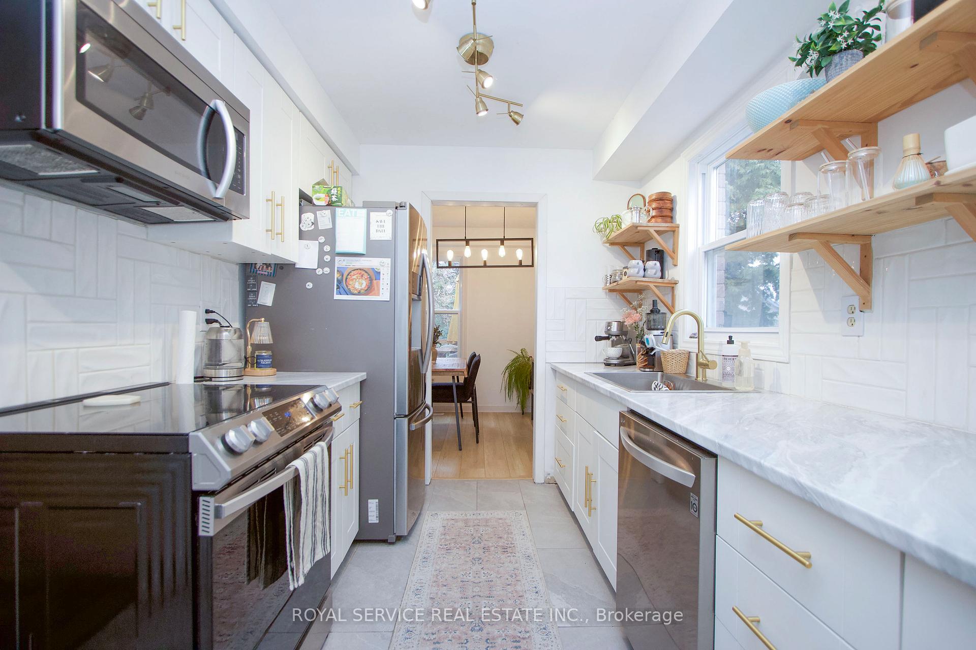 Photo 9 of 992 Fraser Court, Cobourg — HOMEH
