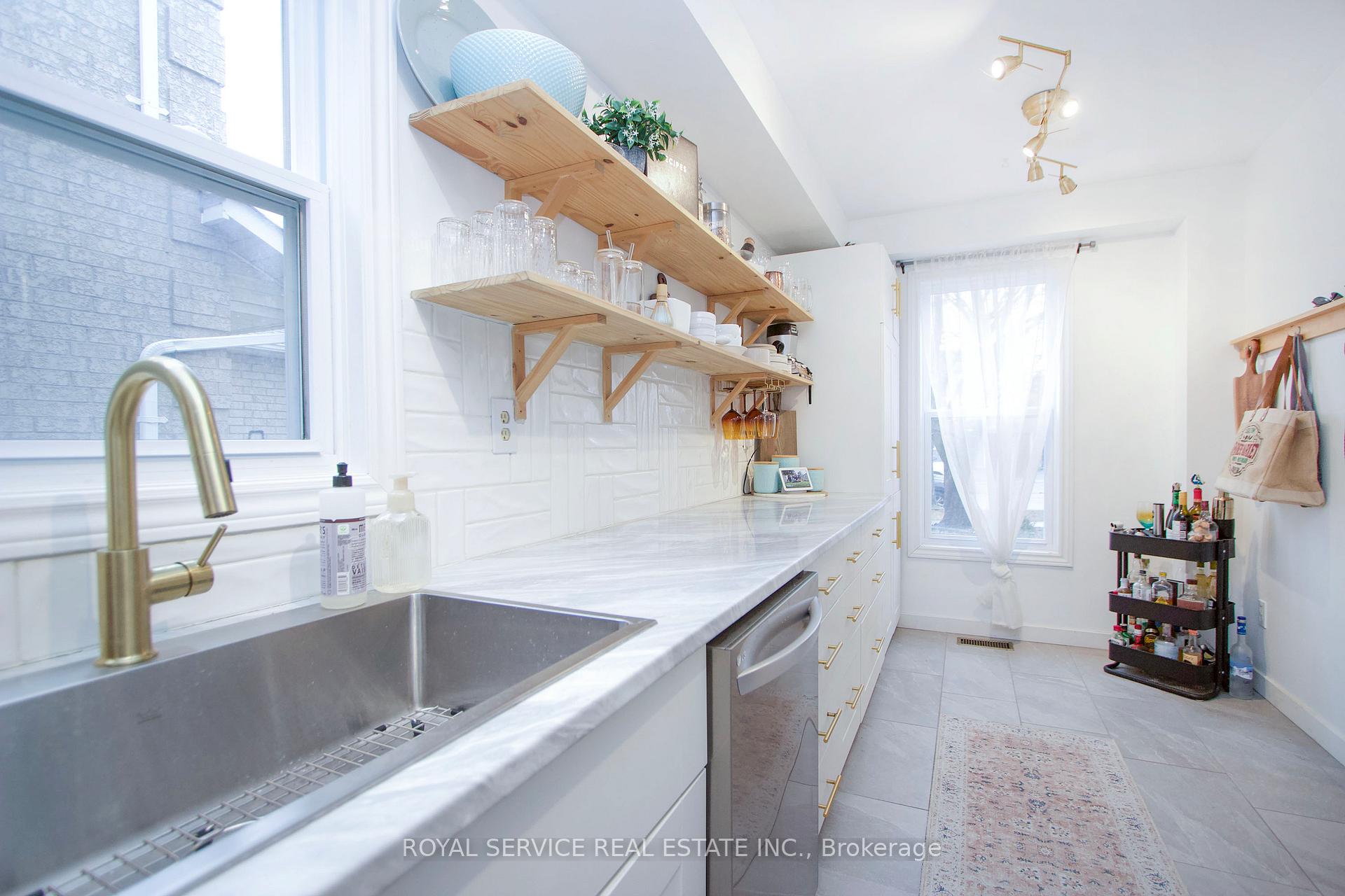 Photo 11 of 992 Fraser Court, Cobourg — HOMEH