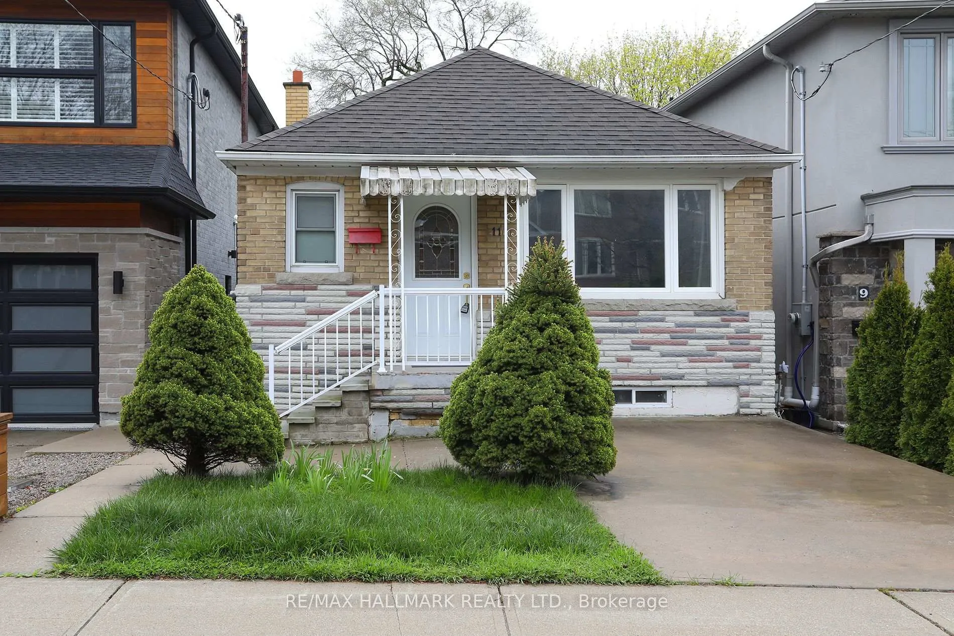 Front of Unit MAIN, 11 Adair Road