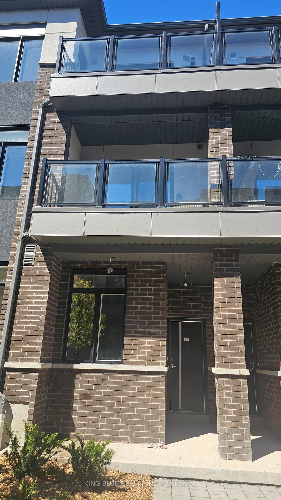 Photo 4 of #1415 - 1695 Dersan Street, Pickering, Duffin Heights — HOMEH