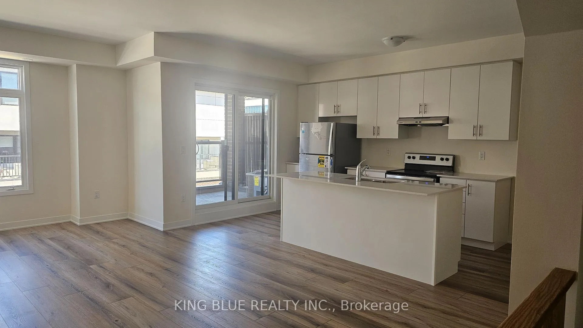 Photo 10 of #1415 - 1695 Dersan Street, Pickering, Duffin Heights — HOMEH