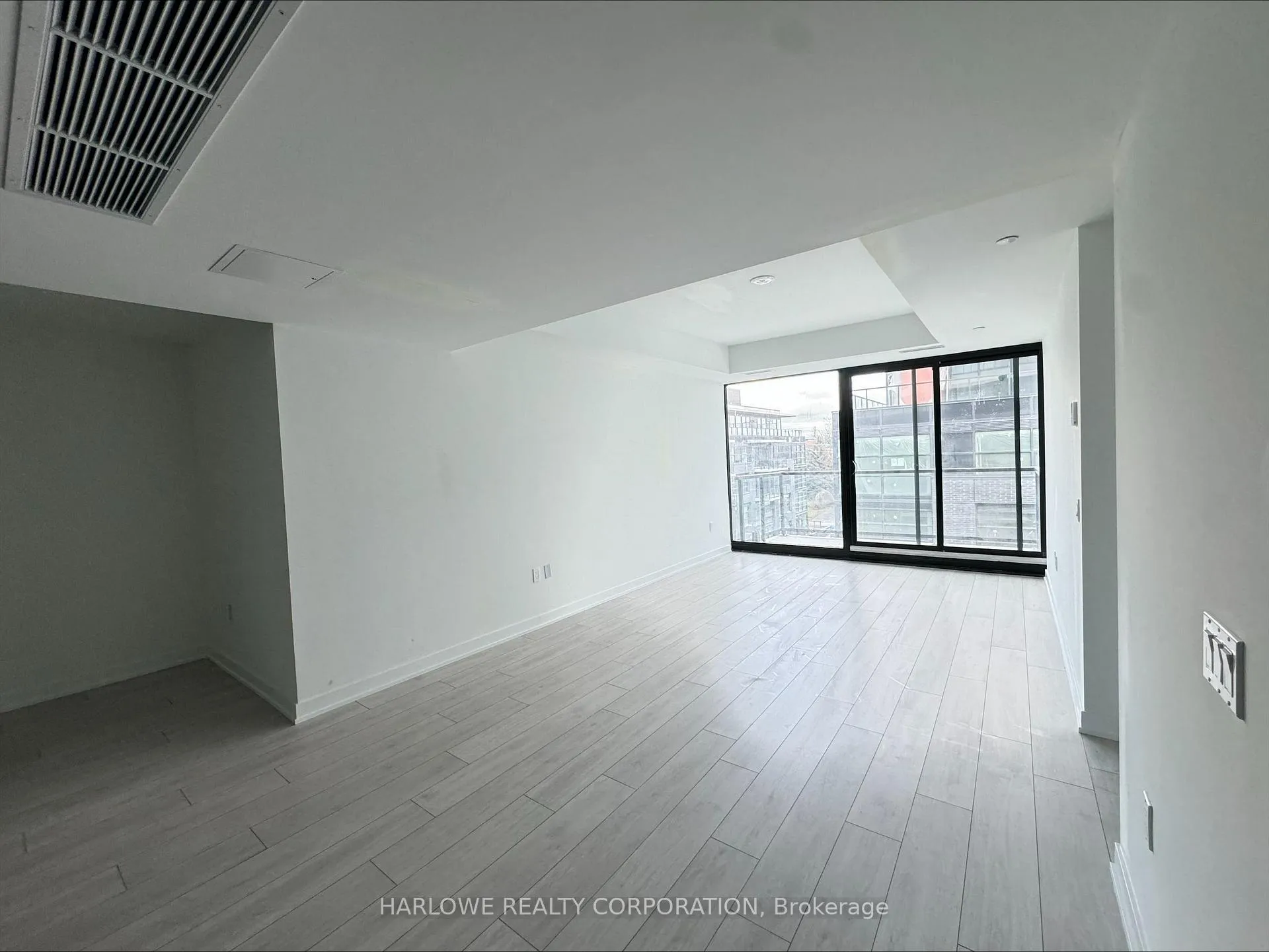 Photo 4 of Unit 441 E, 1610 Charles Street E, Whitby, Port Whitby — HOMEH
