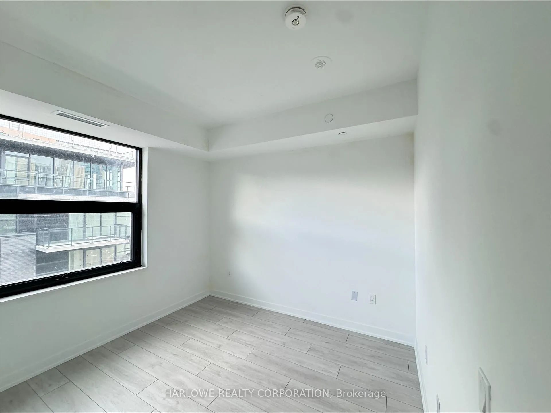 Photo 5 of Unit 441 E, 1610 Charles Street E, Whitby, Port Whitby — HOMEH