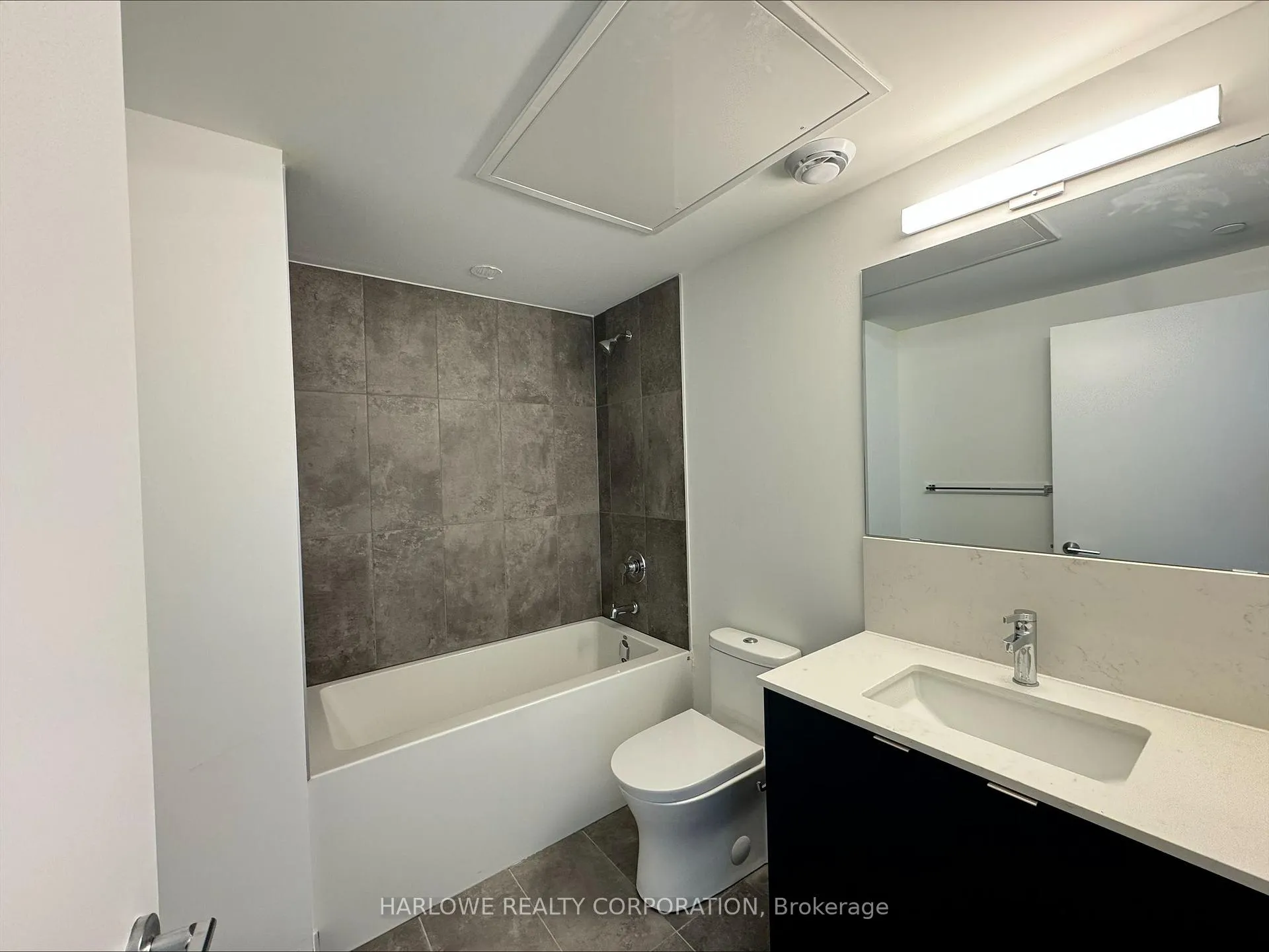 Photo 6 of Unit 441 E, 1610 Charles Street E, Whitby, Port Whitby — HOMEH