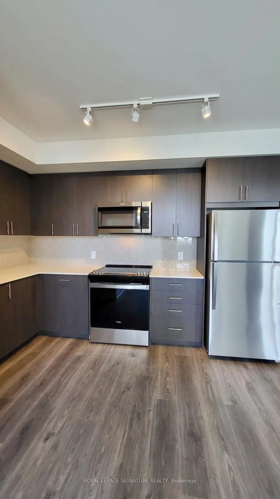 Photo 6 of Unit 908, 2545 Simcoe Street N, Oshawa, Windfields — HOMEH