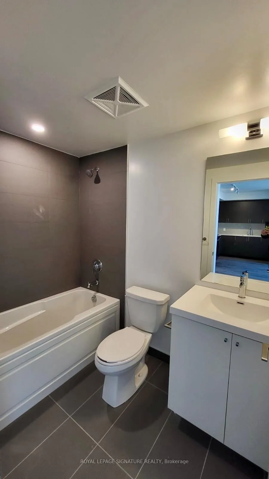 Photo 11 of Unit 908, 2545 Simcoe Street N, Oshawa, Windfields — HOMEH