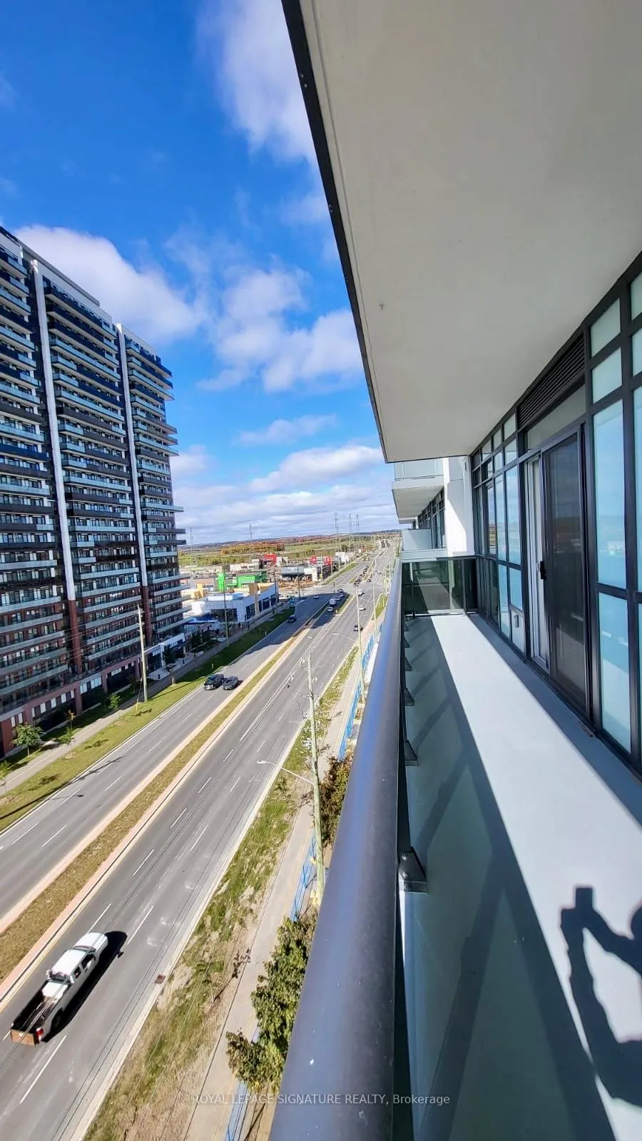Photo 12 of Unit 908, 2545 Simcoe Street N, Oshawa, Windfields — HOMEH