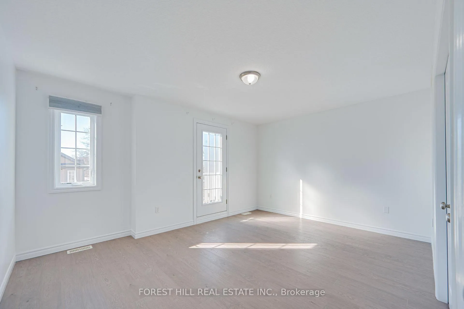 Photo 11 of Unit 15B, 55 Mooregate Crescent, Kitchener, Victoria Hills — HOMEH