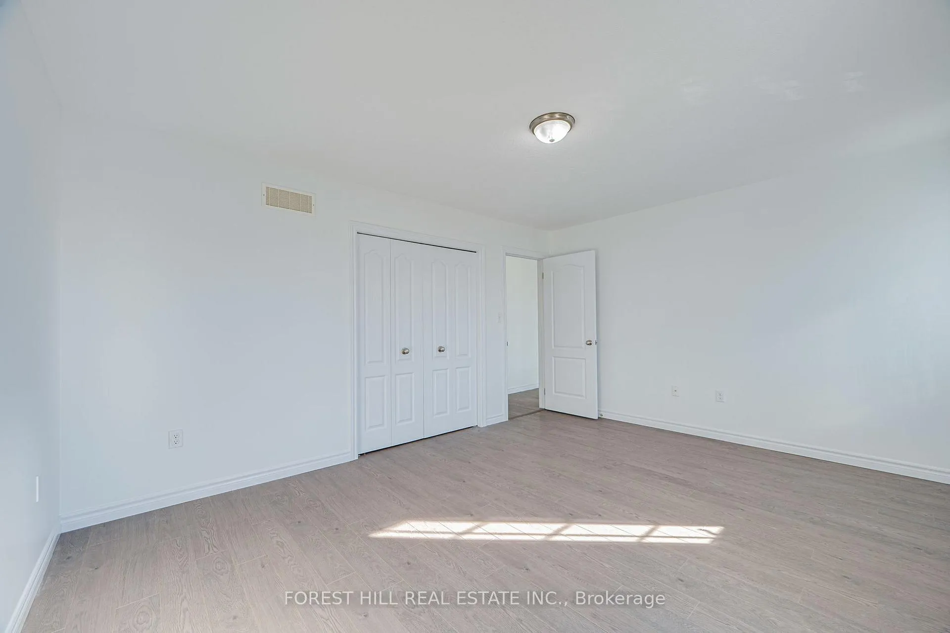 Photo 14 of Unit 15B, 55 Mooregate Crescent, Kitchener, Victoria Hills — HOMEH