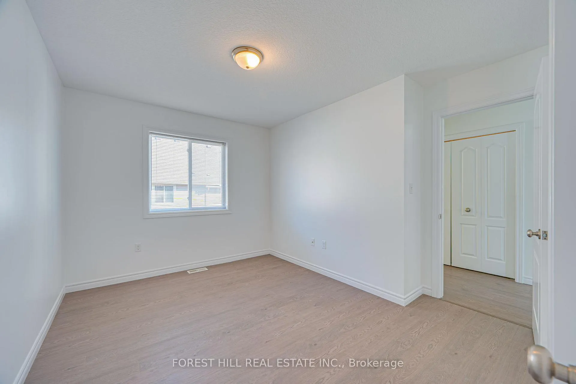 Photo 16 of Unit 15B, 55 Mooregate Crescent, Kitchener, Victoria Hills — HOMEH