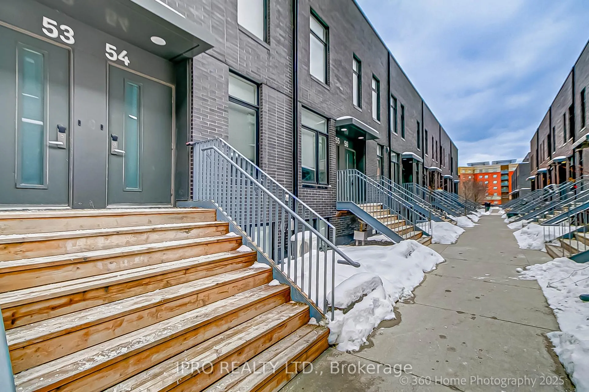 Photo 2 of Unit 54, 1740 Simcoe Street N, Oshawa, Samac — HOMEH