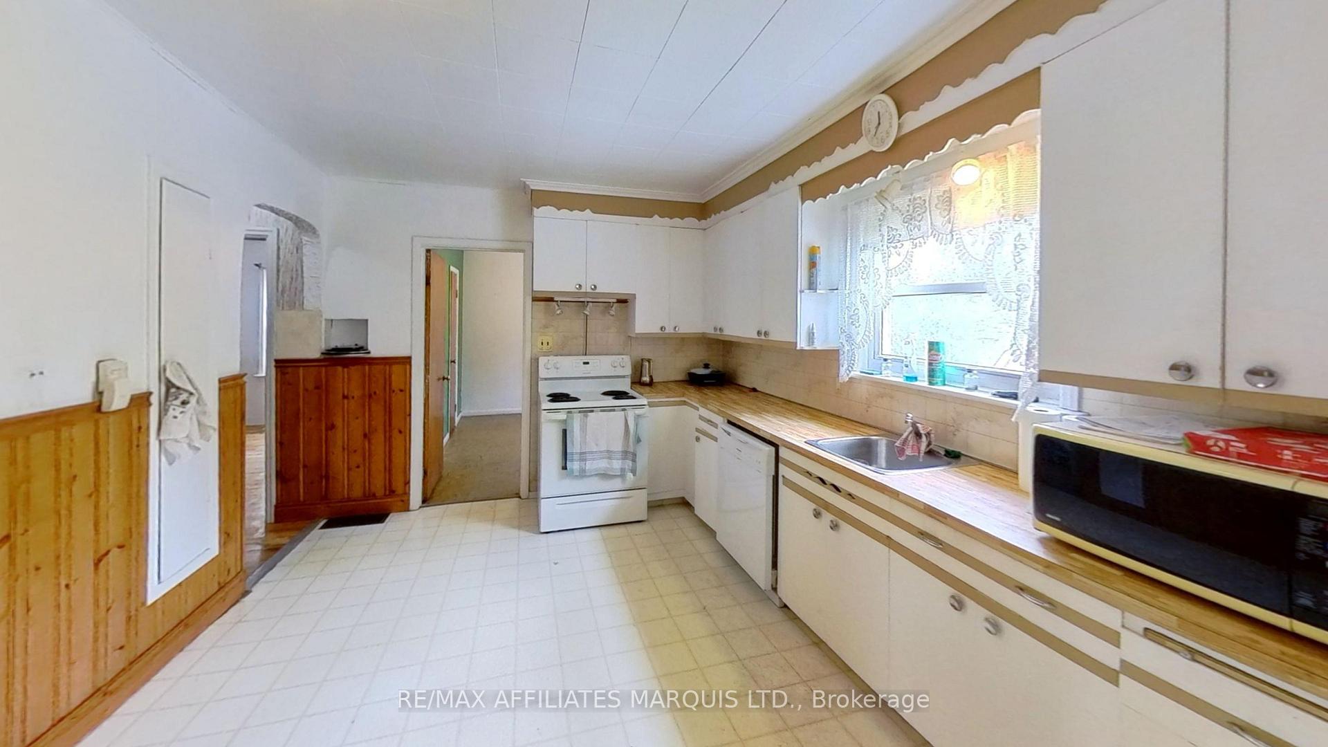 Photo 9 of 823 Amelia Street, Cornwall — HOMEH