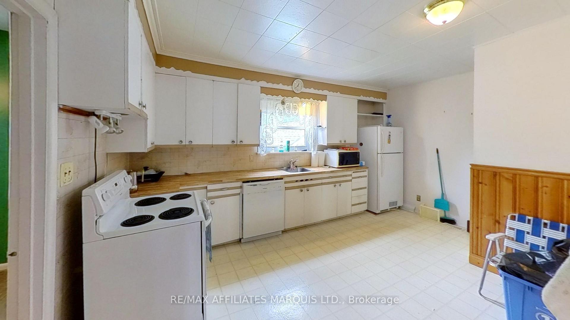 Photo 10 of 823 Amelia Street, Cornwall — HOMEH