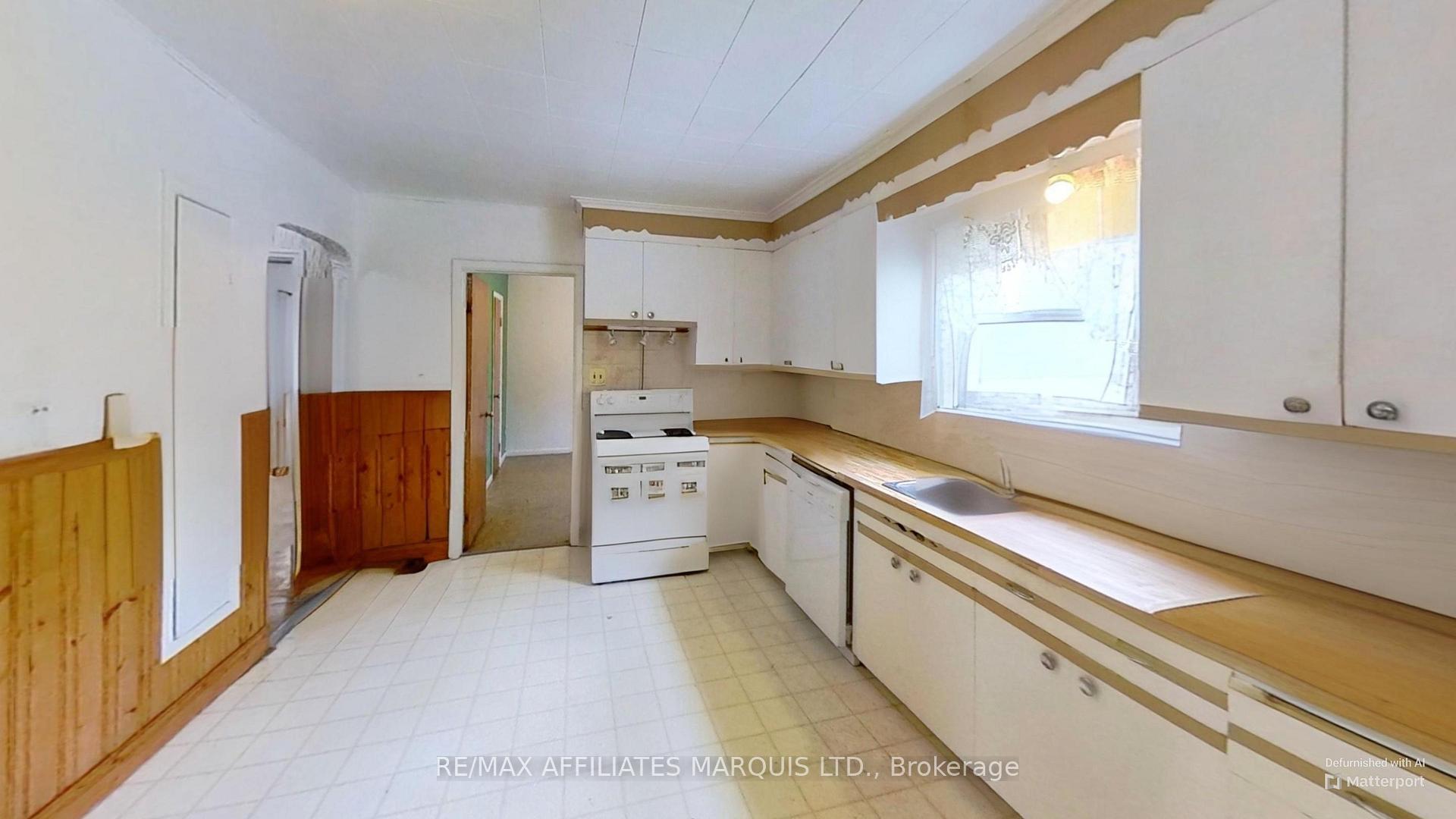 Photo 11 of 823 Amelia Street, Cornwall — HOMEH