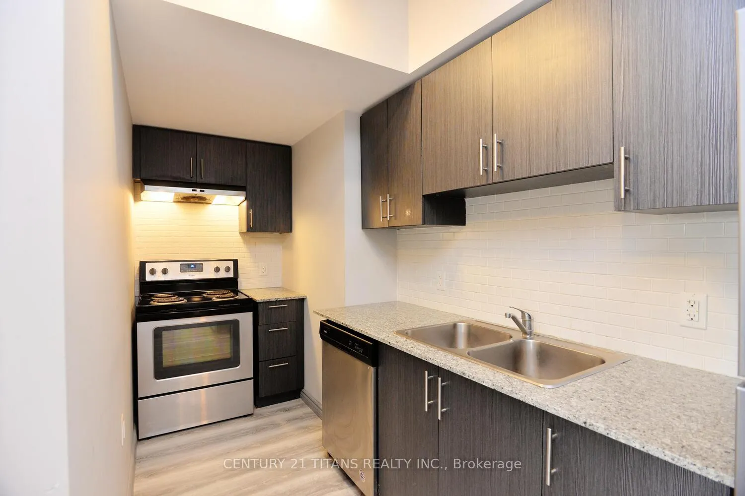 Photo 2 of Unit G405, 275 Larch Street, Waterloo — HOMEH