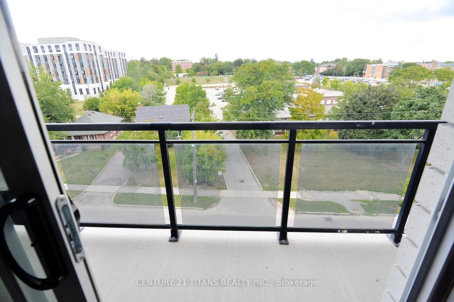 Photo 9 of Unit G405, 275 Larch Street, Waterloo — HOMEH