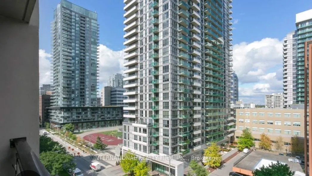 Front of Unit 4605, 39 Roehampton Avenue E