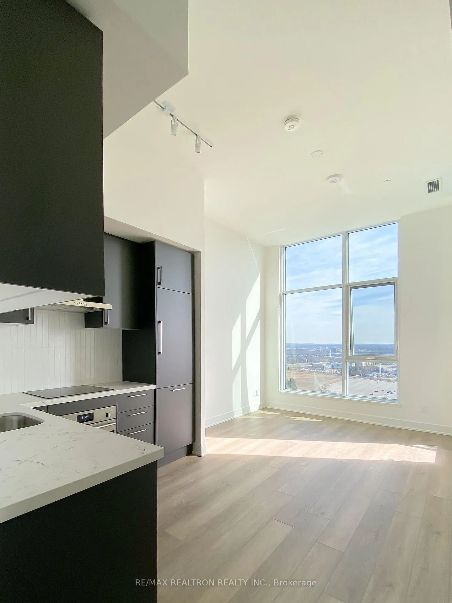Photo 5 of Unit PH06, 38 Andre De Grasse Street, Markham, Unionville — HOMEH
