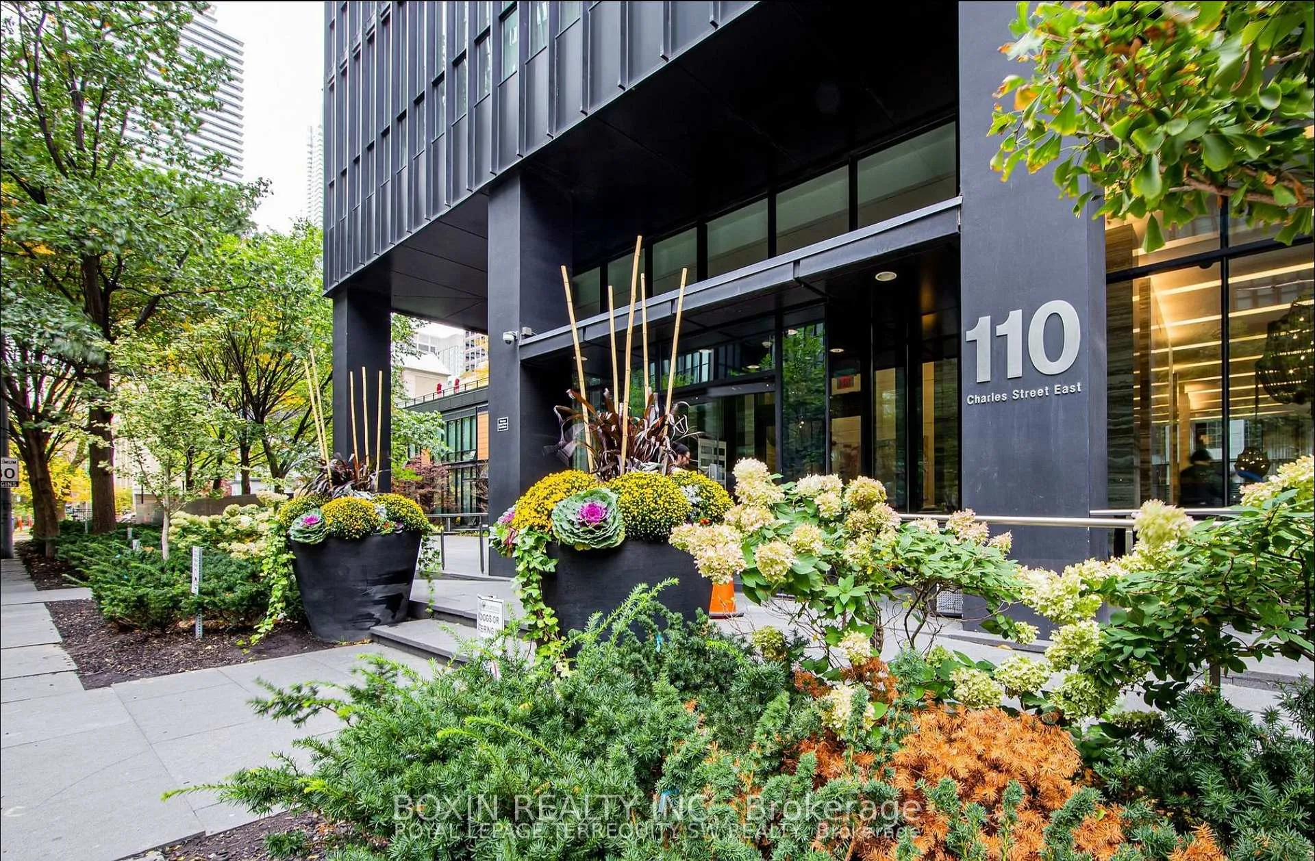 Front of Unit 1707, 110 Charles Street E
