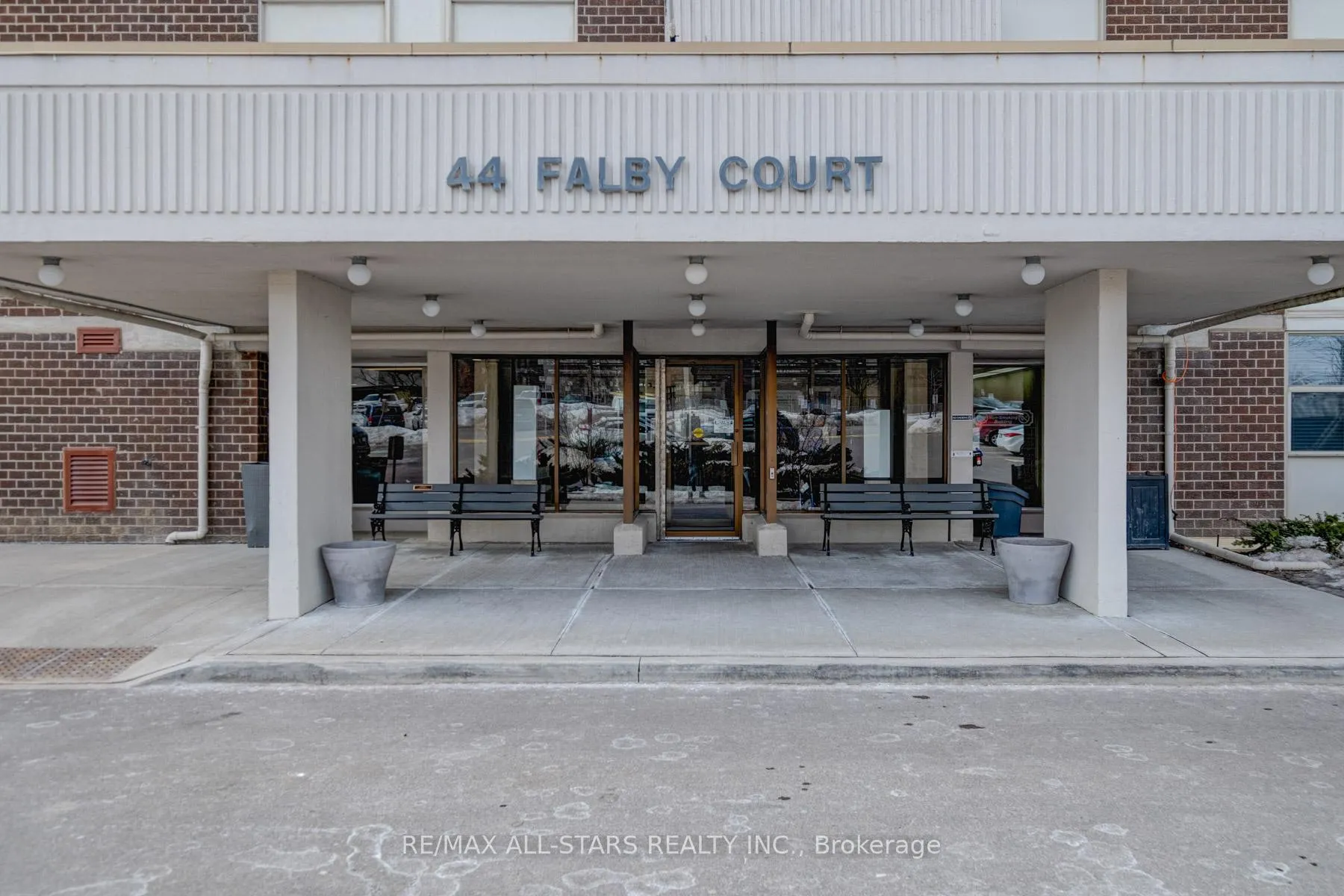 Front of Unit 1602, 44 Falby Court