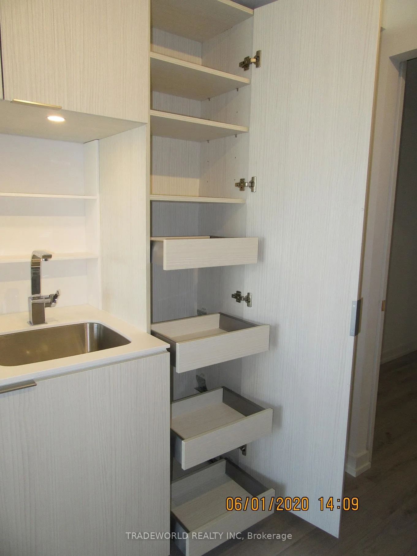 Photo 8 of Unit 708, 77 Shuter Street, Toronto, Church-Yonge Corridor — HOMEH