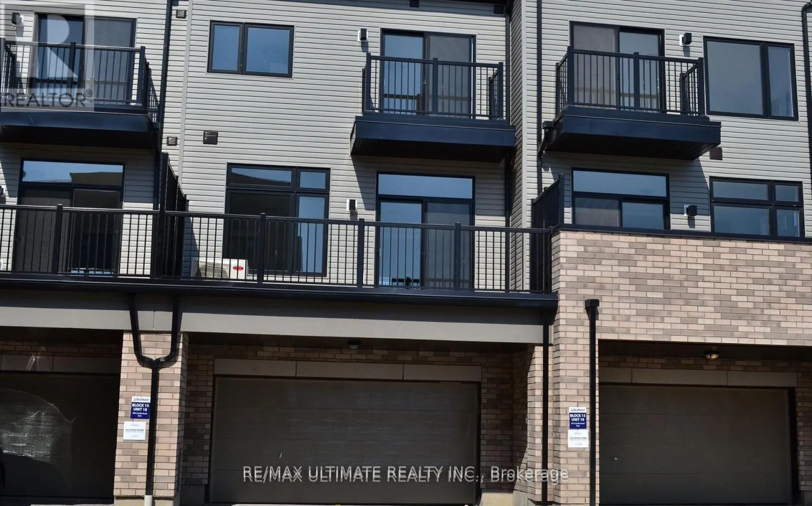 Photo 3 of 795 Heathrow Path Road, Oshawa, Samac — HOMEH