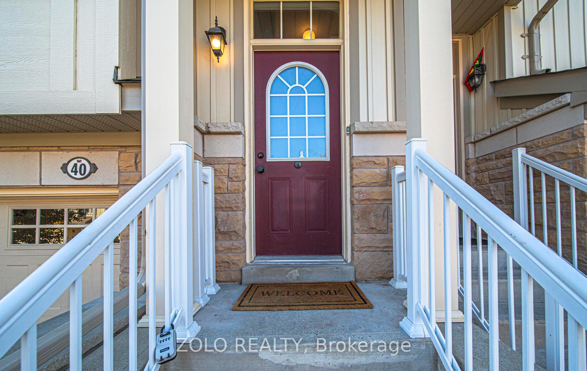 Photo 2 of 40 Farmstead Drive, Clarington, Bowmanville — HOMEH