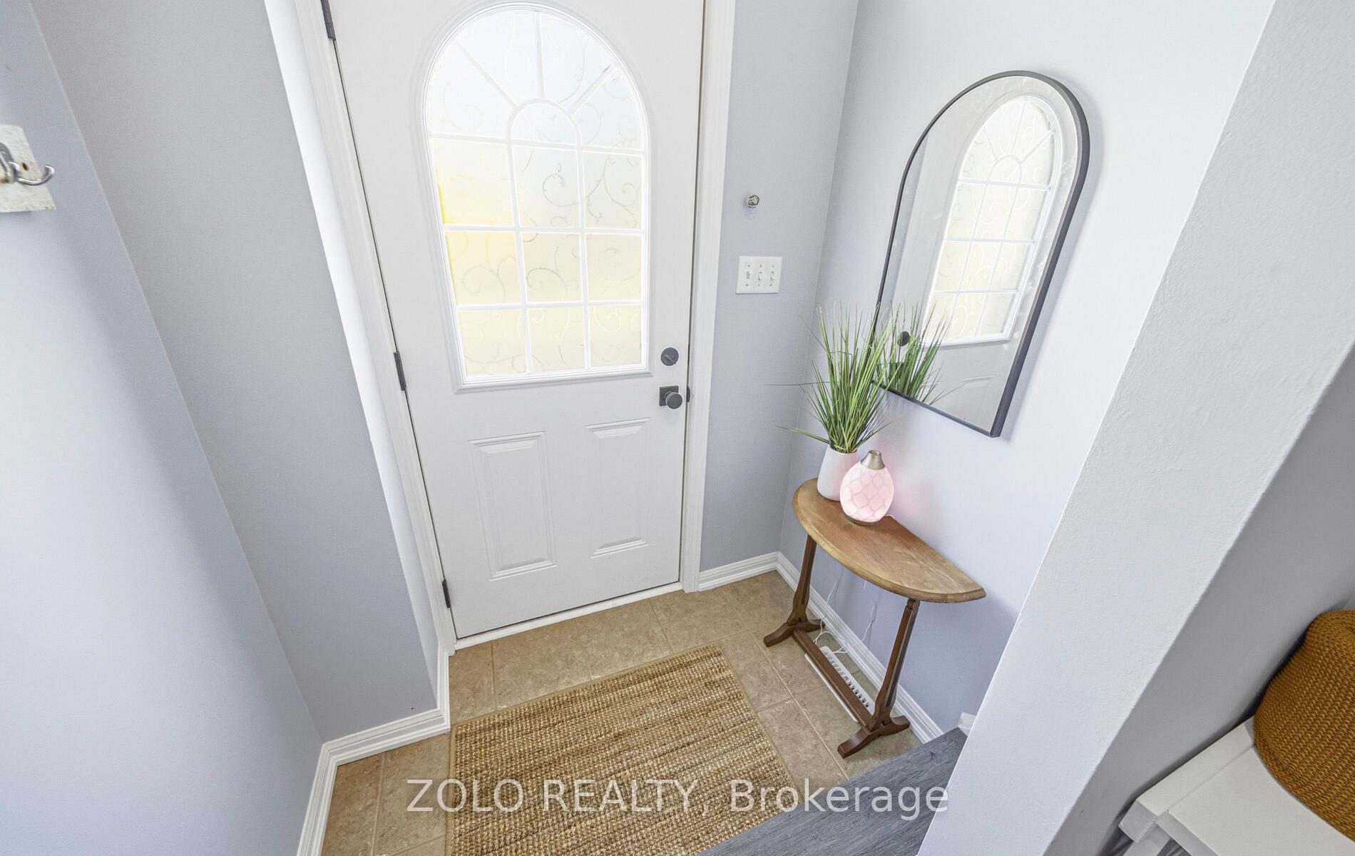 Photo 3 of 40 Farmstead Drive, Clarington, Bowmanville — HOMEH