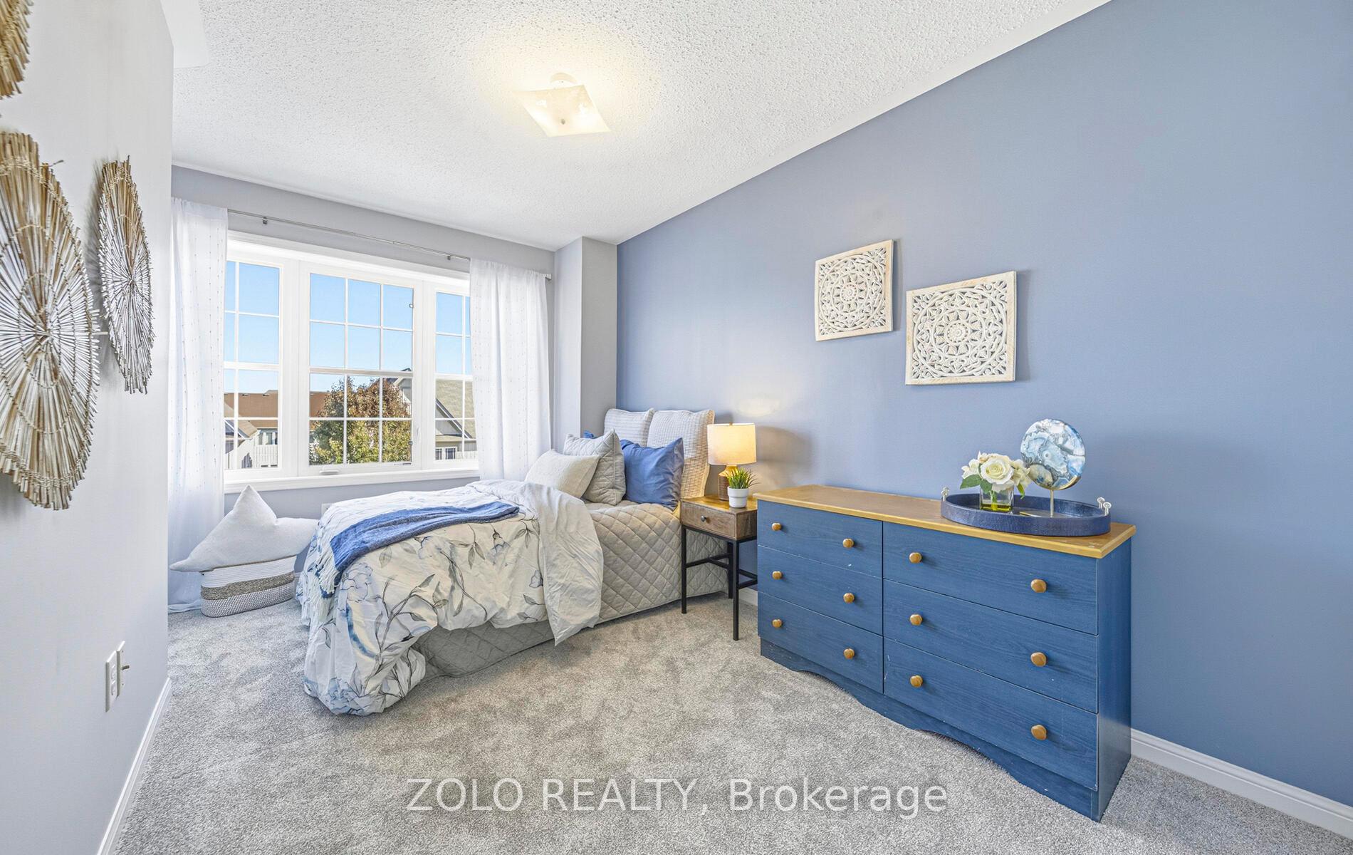 Photo 18 of 40 Farmstead Drive, Clarington, Bowmanville — HOMEH