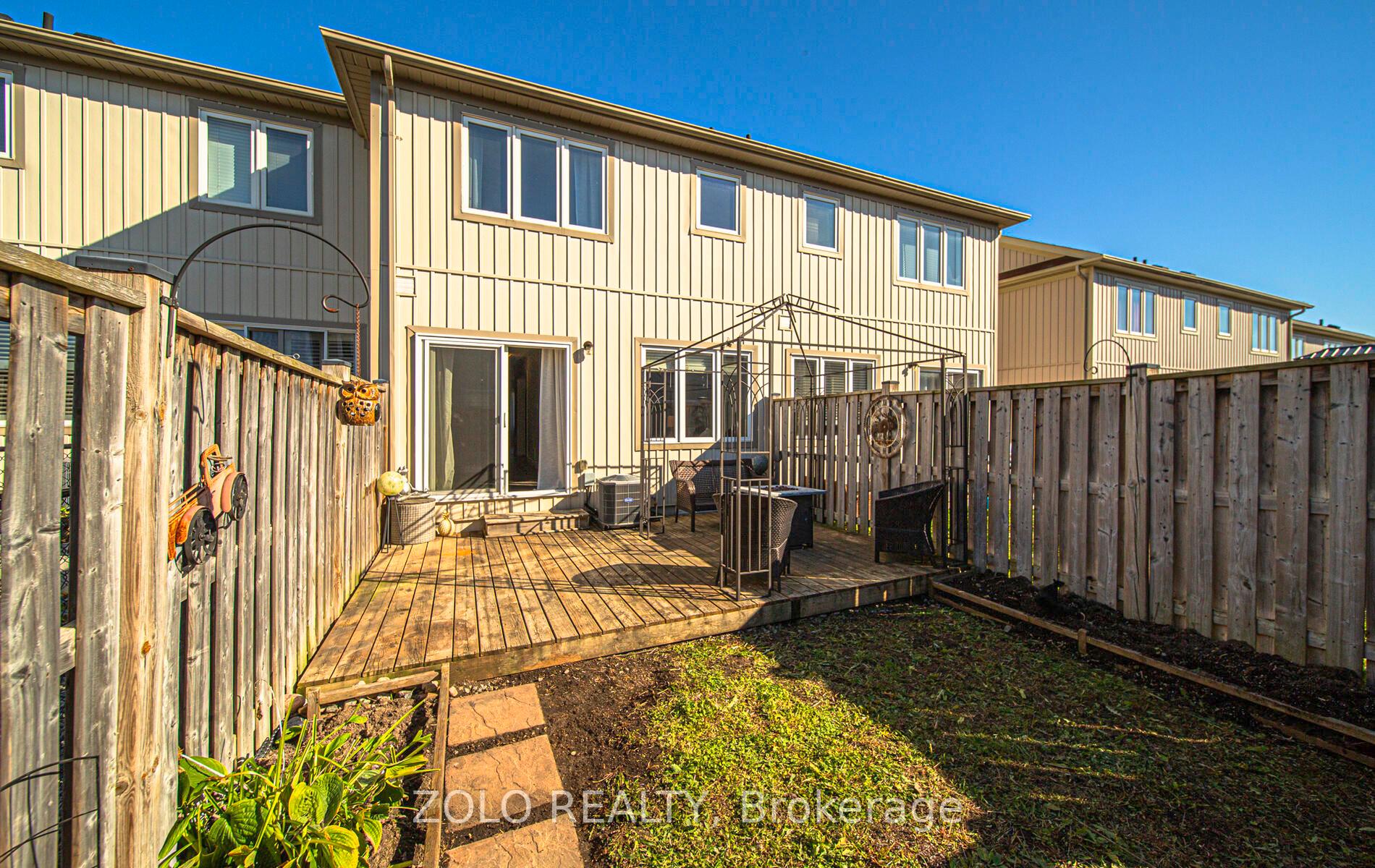 Photo 27 of 40 Farmstead Drive, Clarington, Bowmanville — HOMEH