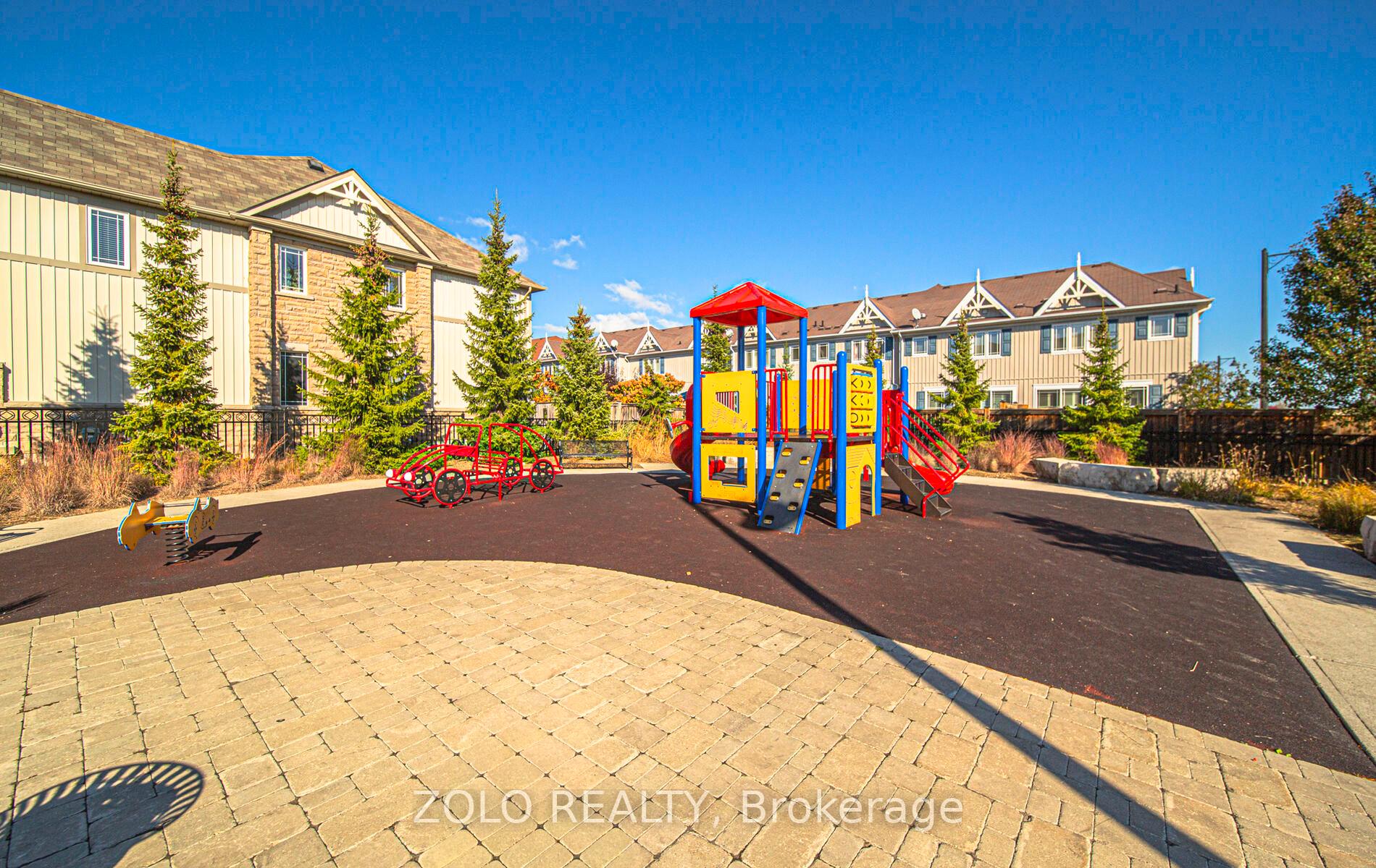 Photo 30 of 40 Farmstead Drive, Clarington, Bowmanville — HOMEH